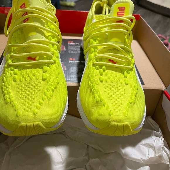 Like New Puma Speed 300 racer Neon yellow .. pink and white 8.5 in woman’s - Picture 8 of 11